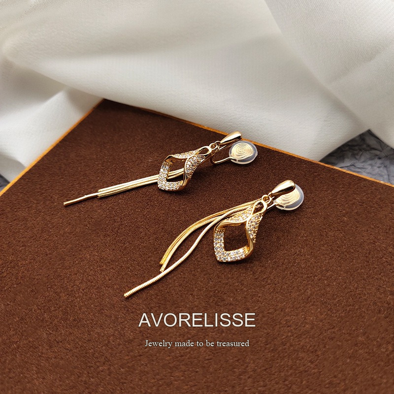 Vesper Tassel Diamond-Shaped Clip-On Drop Earrings product image 3