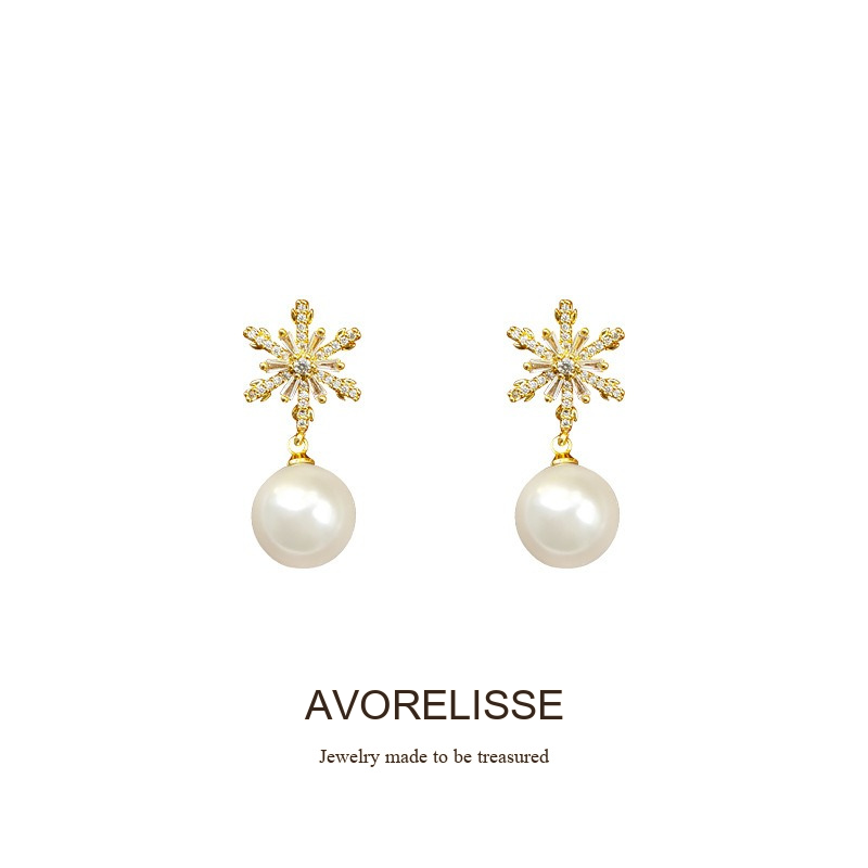 Lumière Pearl Star Clip-On Earrings product image 8