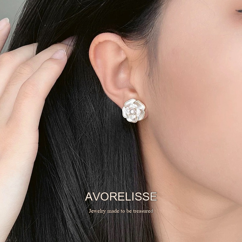 Lumière Camellia Pearl Crystal Clip-On Earrings product image 2