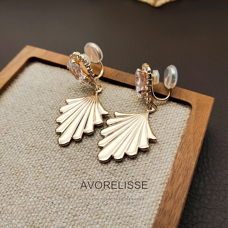 Amara Fan Shell Clip-On Earrings product image 7