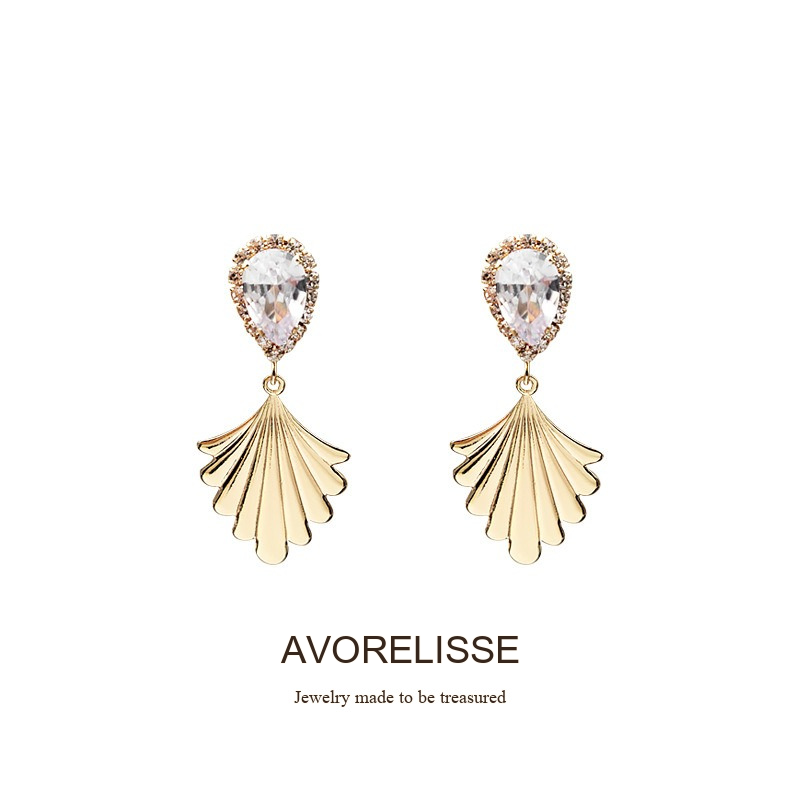 Amara Fan Shell Clip-On Earrings product image 8