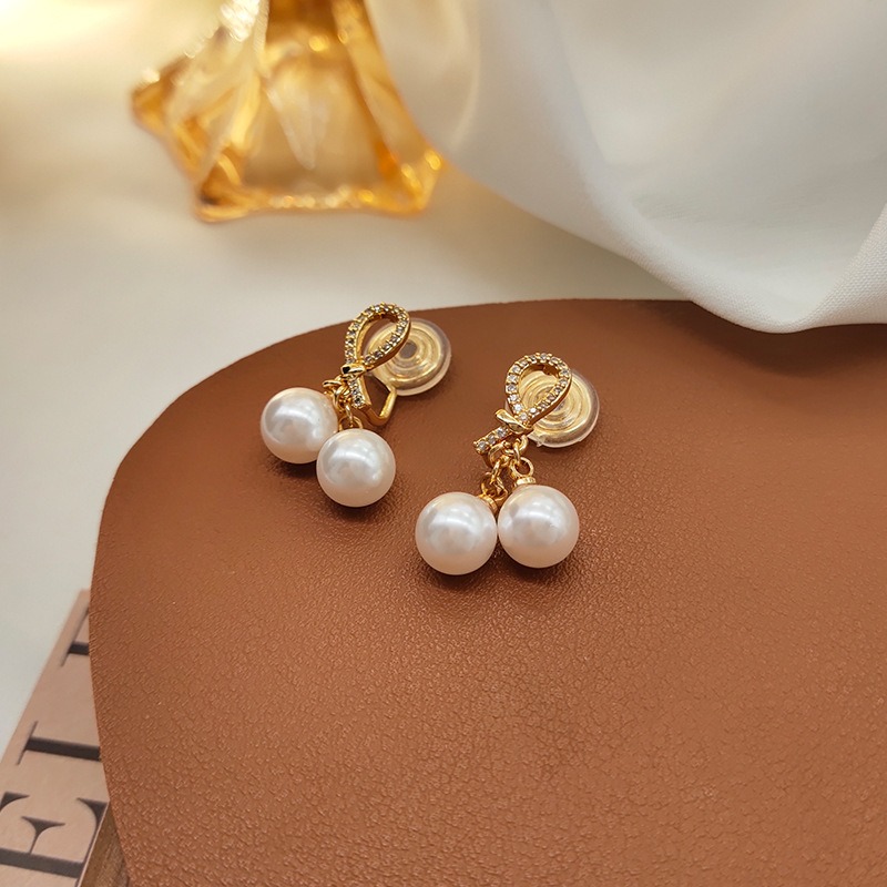 Vesper Pearl Clip-On Earrings product image 3