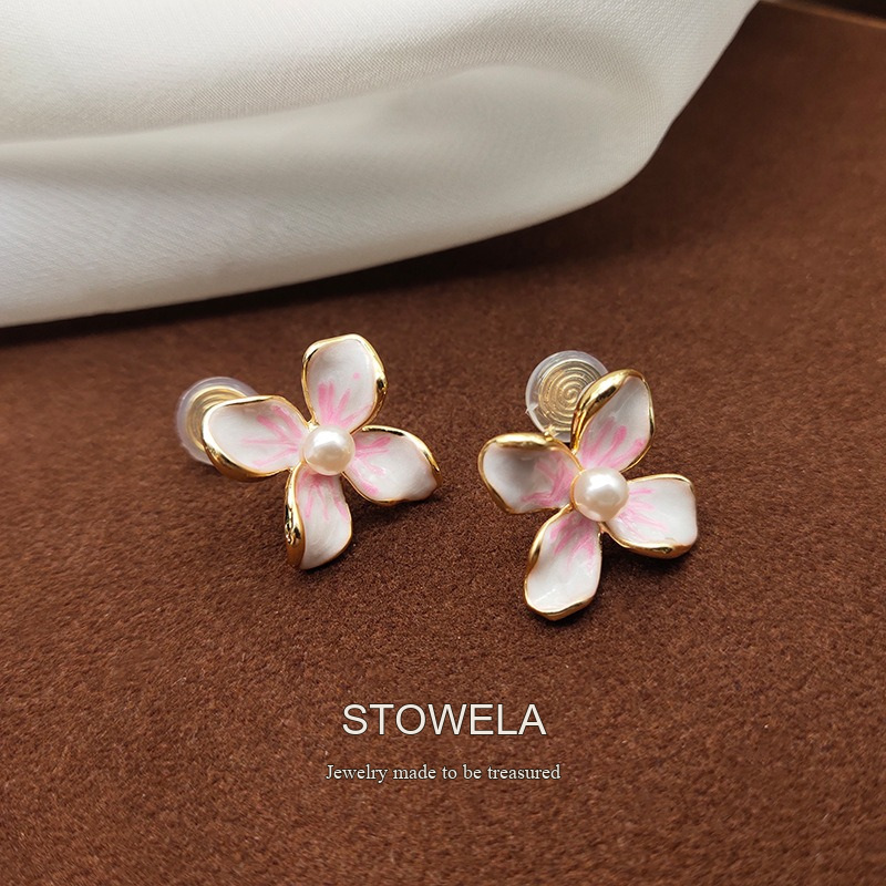 Seren Floral Pearl Clip-On Earrings — Edition 69 product image 2