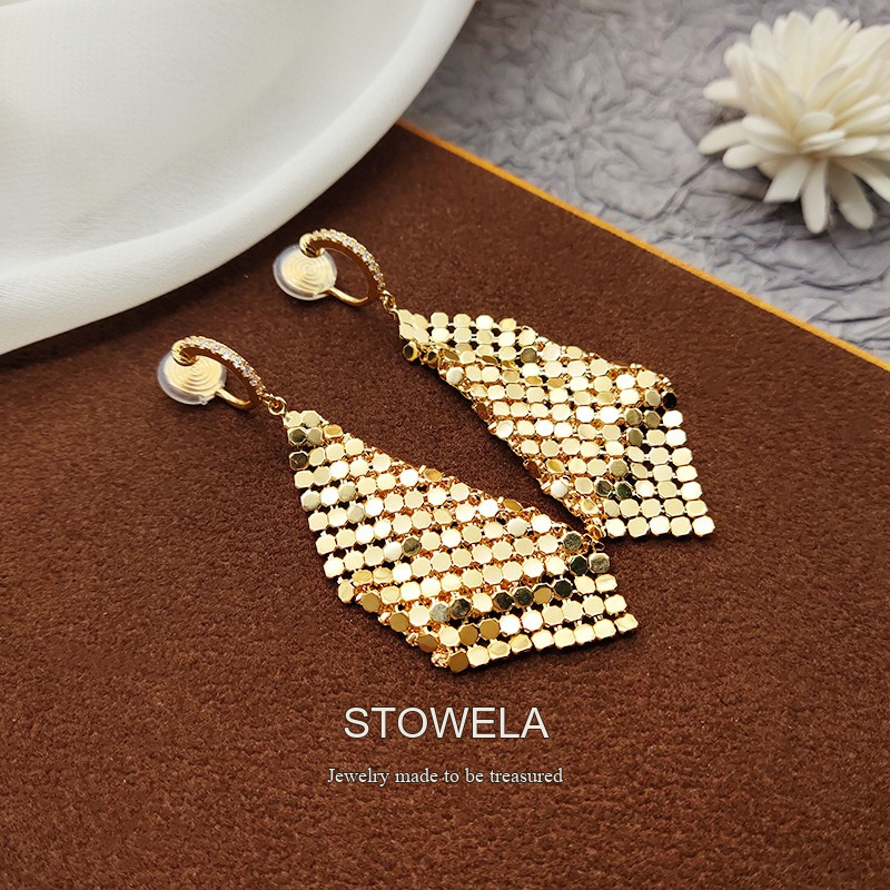 Amara Diamond-Shaped Geometric Clip-On Earrings product image 3