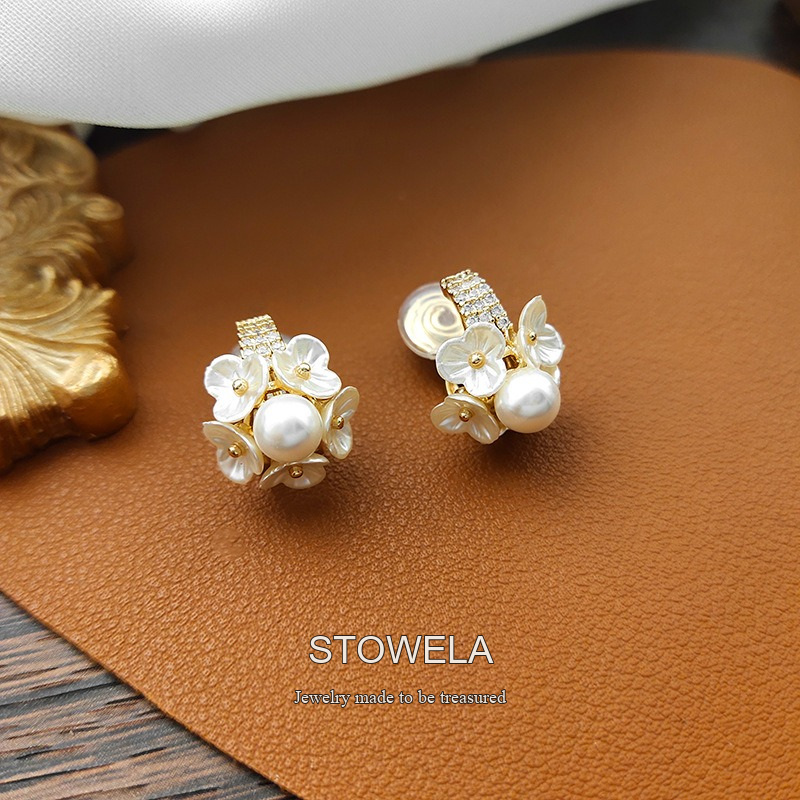 Amara Shell Pearl Clip-On Earrings product image 3
