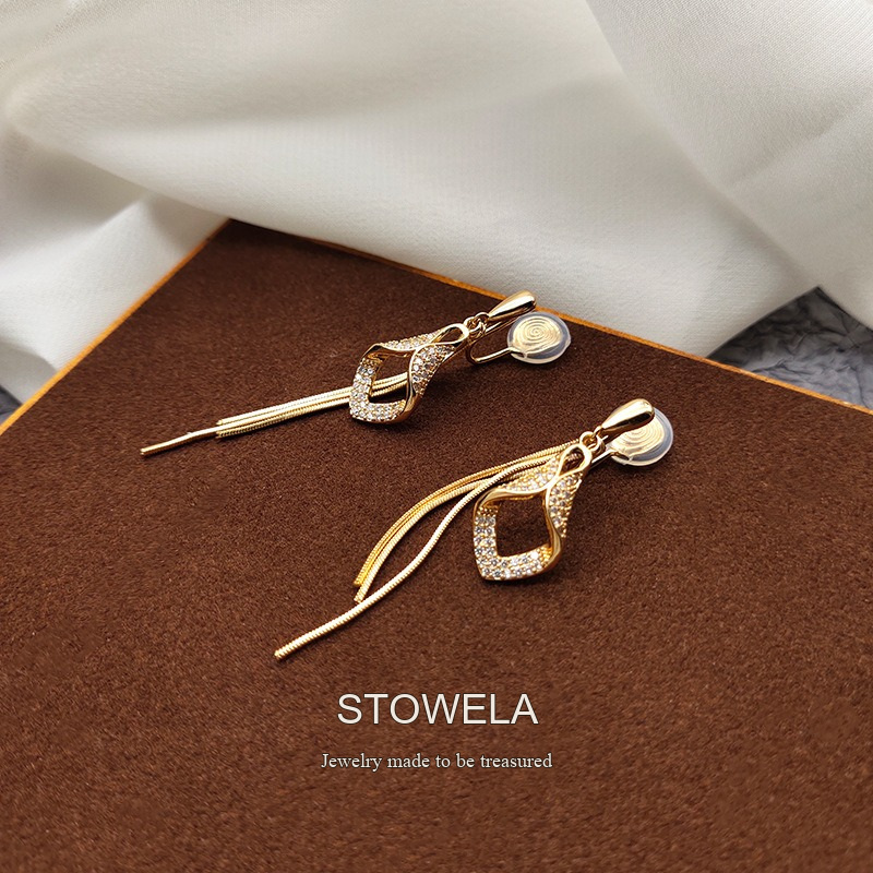 Vesper Tassel Diamond-Shaped Clip-On Drop Earrings product image 3
