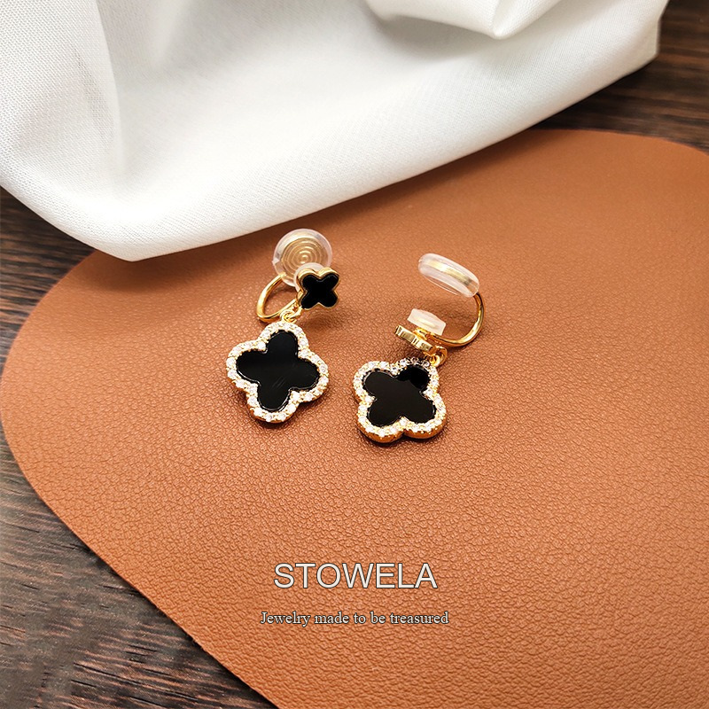 Amara Clover Clip-On Earrings product image 3