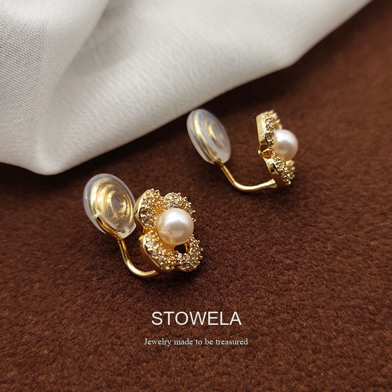 Amara Floral Pearl Crystal Stud Earrings product image 4