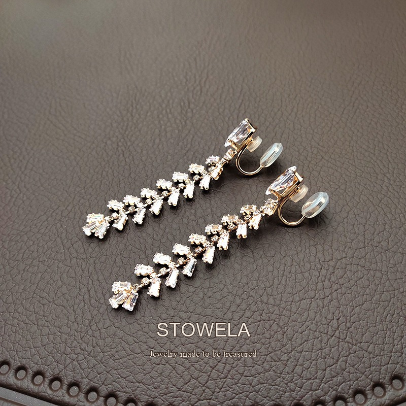 Élan Tassel Clip-On Drop Earrings — Edition 81 product image 5