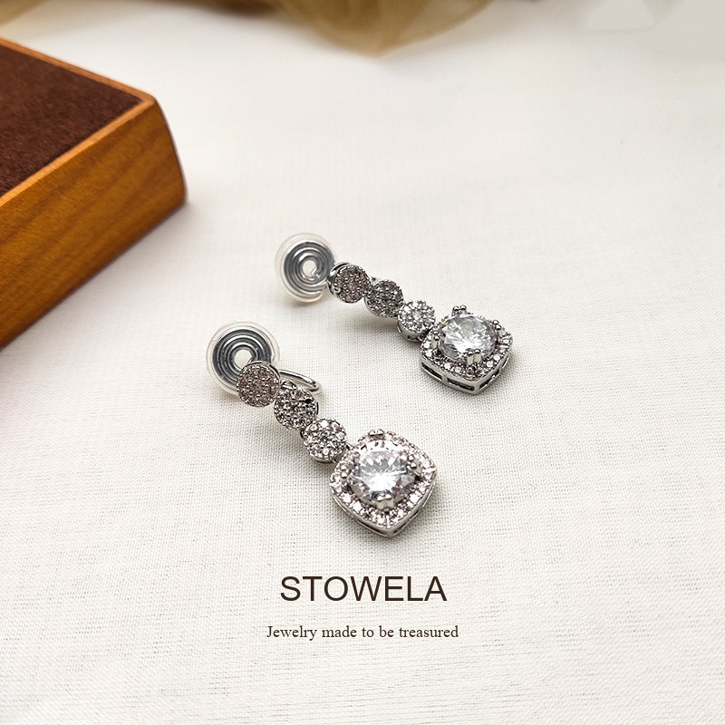 Amara Geometric Clip-On Earrings product image 5