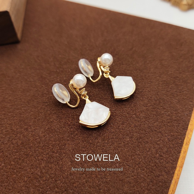 Amara Fan Shell Pearl Clip-On Earrings product image 6
