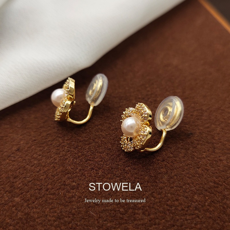 Amara Floral Pearl Crystal Stud Earrings product image 6