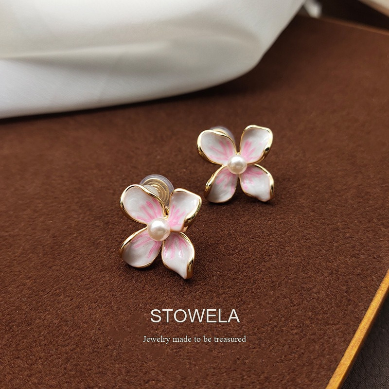 Seren Floral Pearl Clip-On Earrings — Edition 69 product image 6