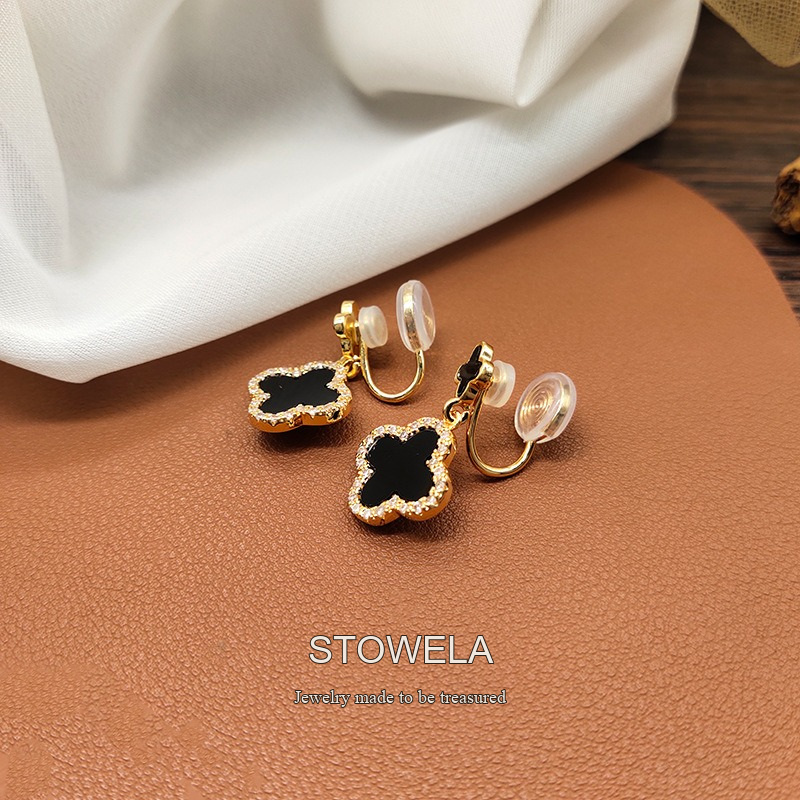 Amara Clover Clip-On Earrings product image 6