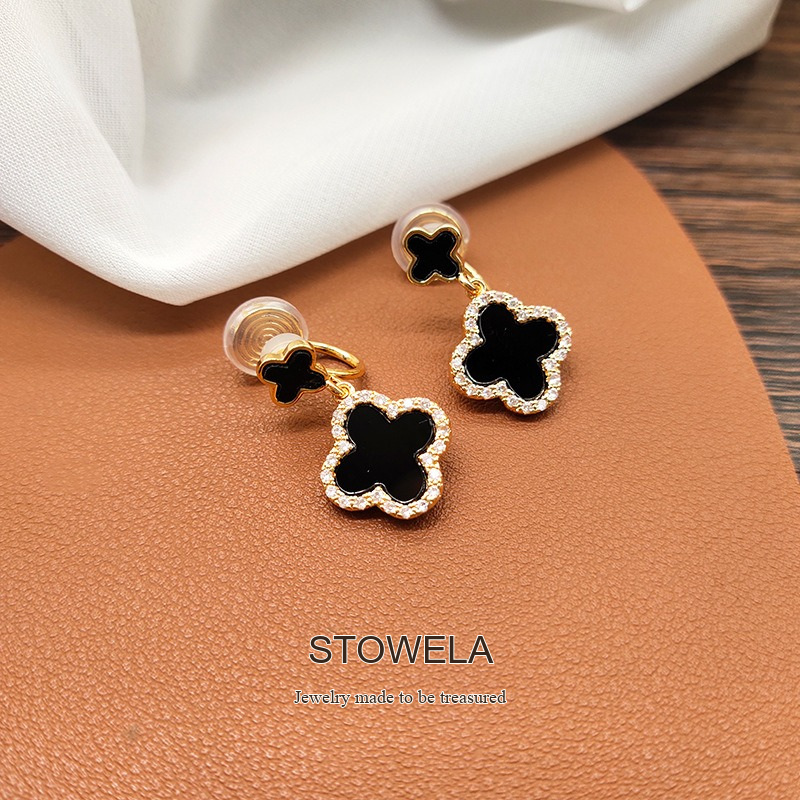 Amara Clover Clip-On Earrings product image 7