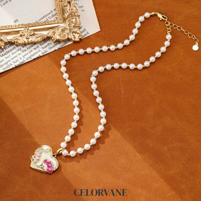 Elara Lustre Pearl Heart Pendant Necklace product image 6