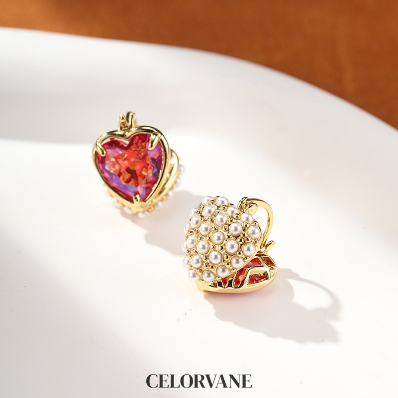Ophelia Petal Pearl Heart Hoop Earrings product image 5