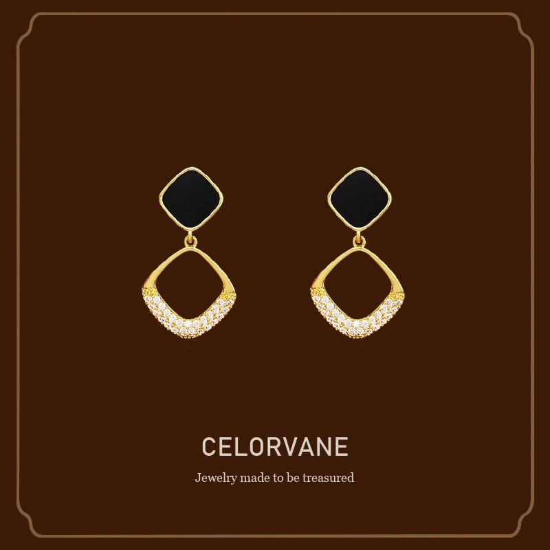 Élan Hoop Clip-On Earrings Celorvane cover image