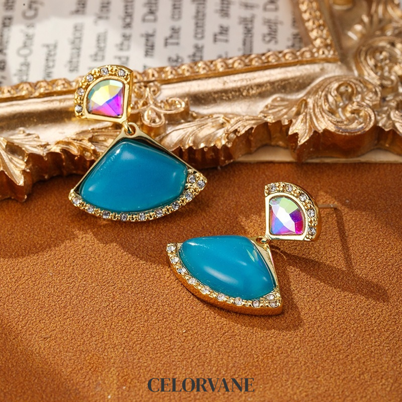 Evadne Petal Sculptural Stud Earrings product image 2