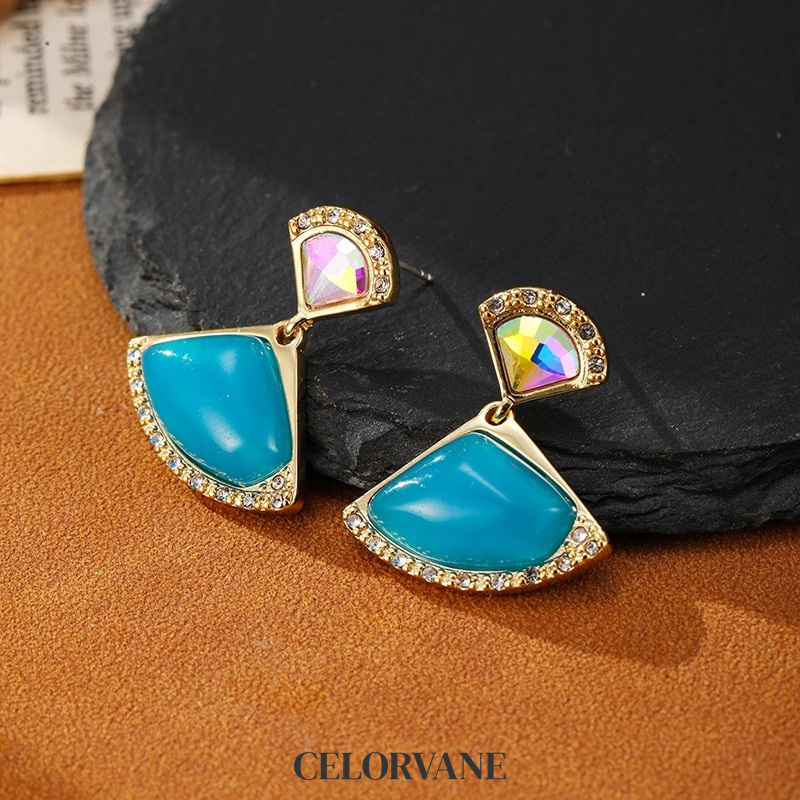 Evadne Petal Sculptural Stud Earrings product image 3