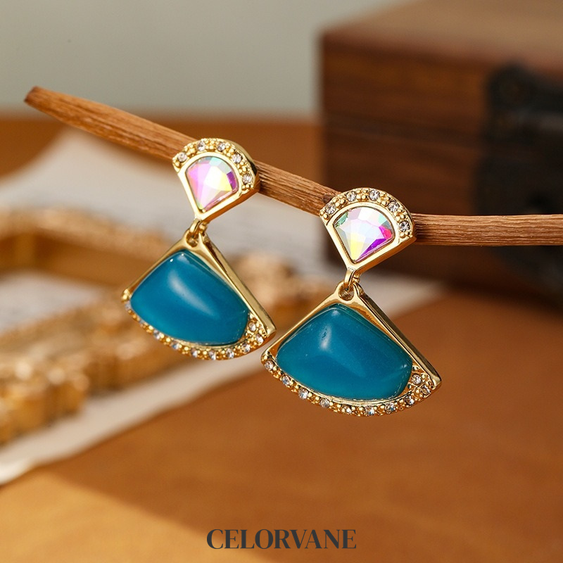 Evadne Petal Sculptural Stud Earrings product image 4