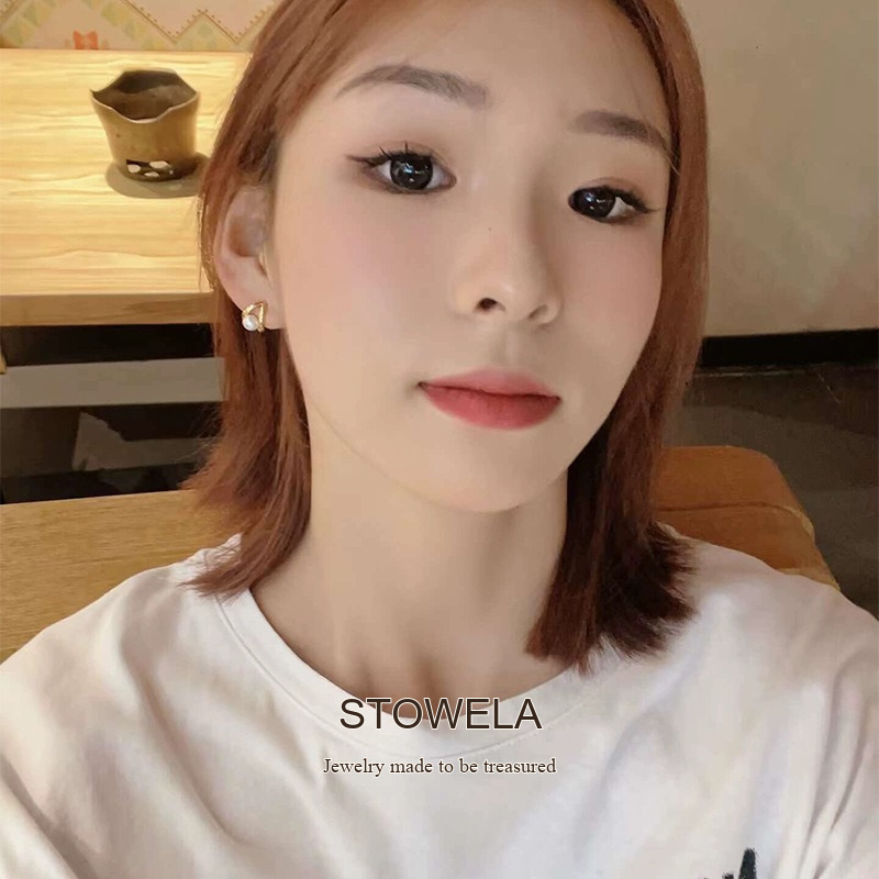 Aurelia Pearl Clip-On Earrings — Edition 44 product image 2