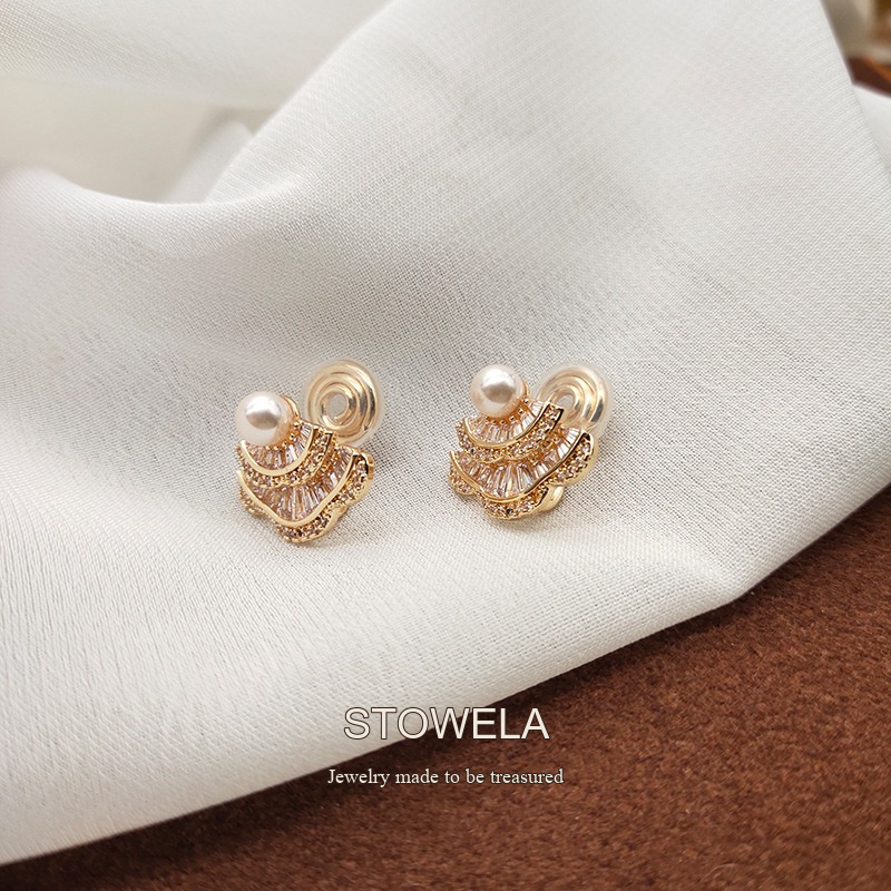 Noelle Fan Pearl Clip-On Earrings product image 2