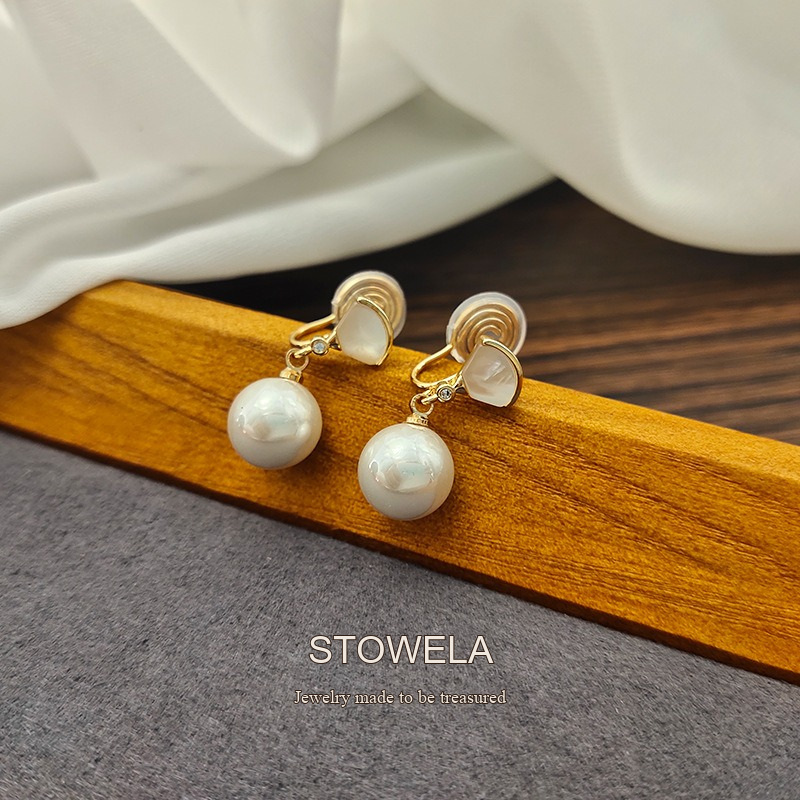 Noelle Pearl Clip-On Earrings — Edition 62 product image 2