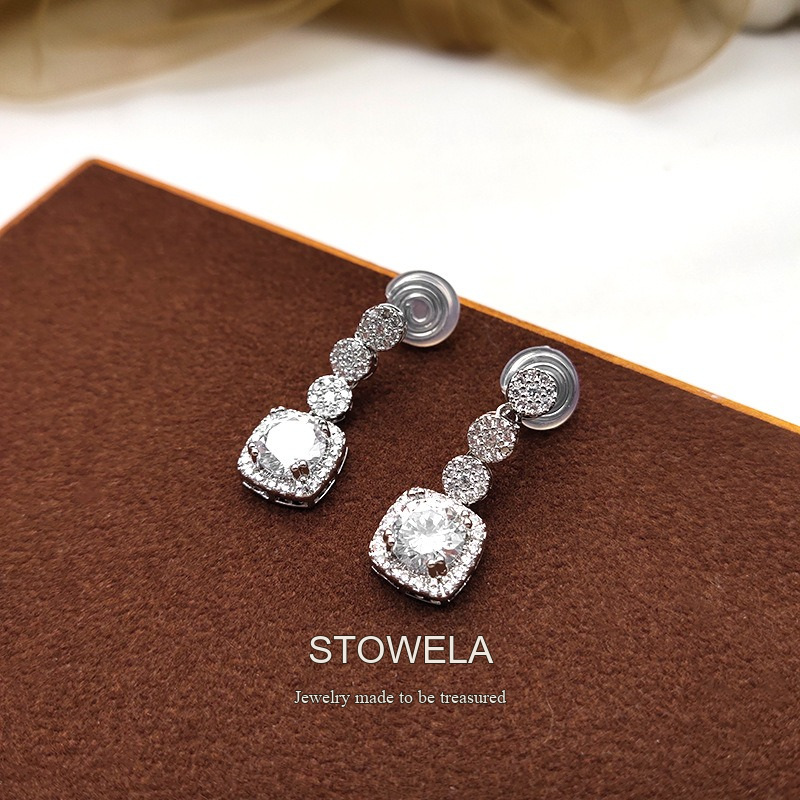 Amara Geometric Clip-On Earrings product image 2