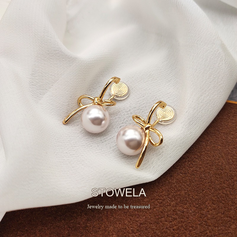 Lumière Bow Butterfly Pearl Clip-On Earrings — Edition 50 product image 3