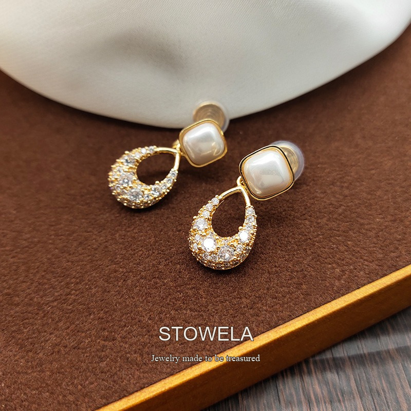 Aurelia Teardrop Cat-Eye Pavé Crystal Clip-On Earrings product image 3