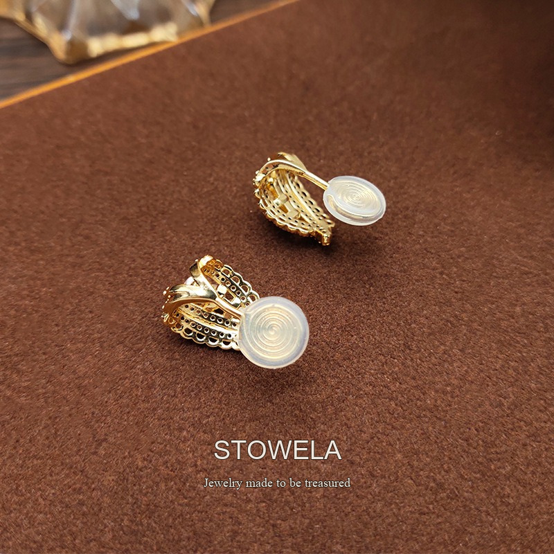 Noelle Pearl Clip-On Earrings — Edition 70 product image 3
