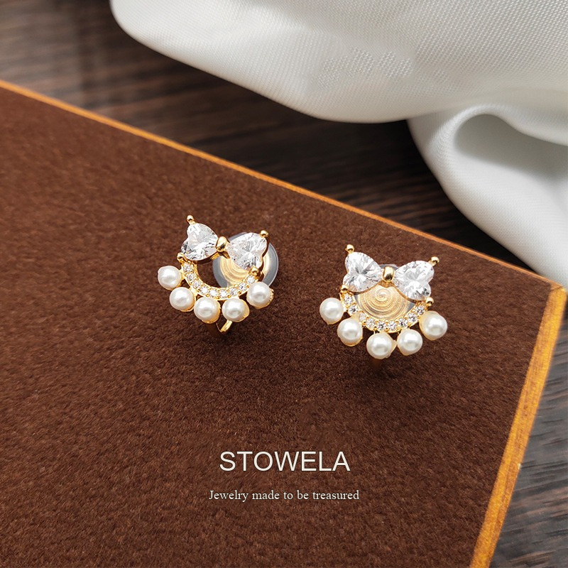 Lumière Bow Butterfly Pearl Clip-On Earrings — Edition 74 product image 3