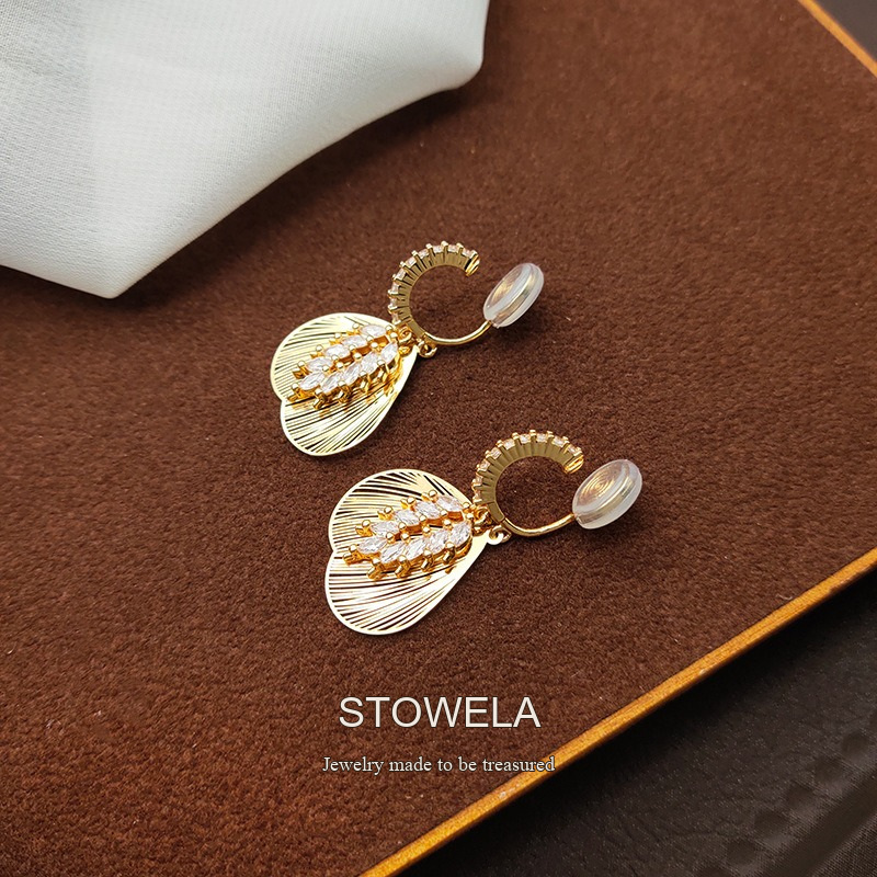 Seren Leaf Clip-On Drop Earrings product image 3