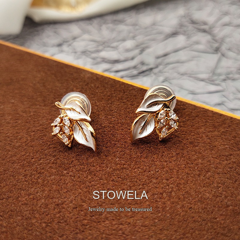 Seren Leaf Clip-On Earrings — Edition 93 product image 3