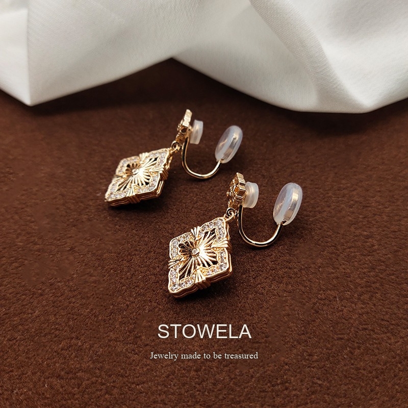 Aurelia Diamond-Shaped Clip-On Earrings product image 4