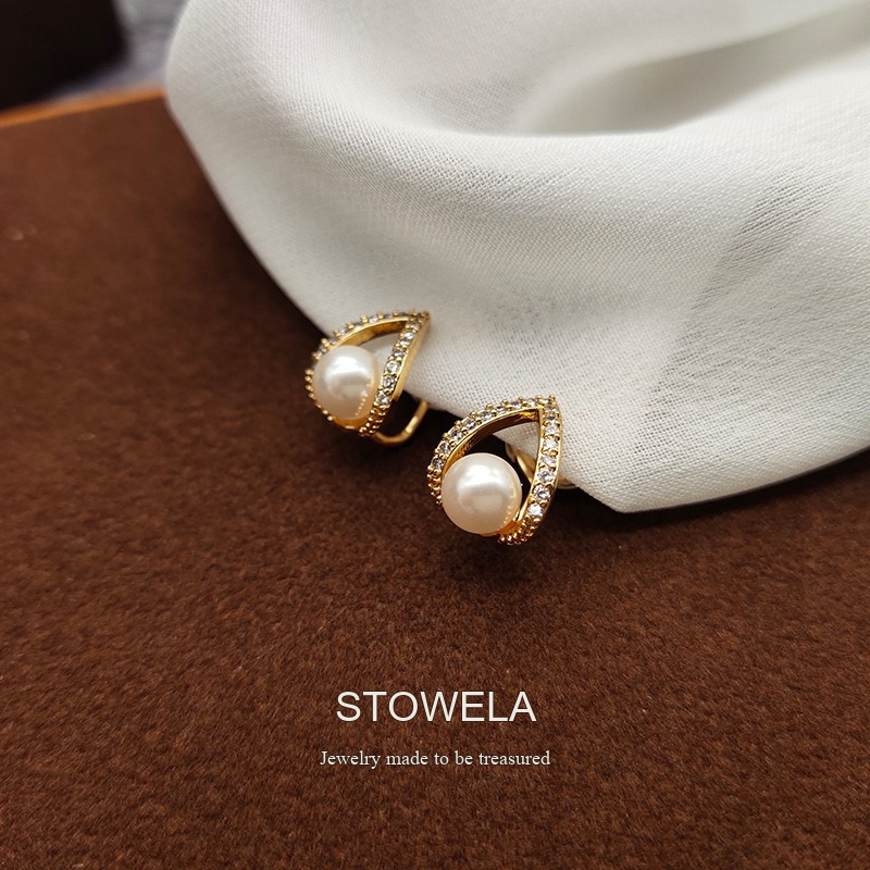Aurelia Pearl Clip-On Earrings — Edition 44 product image 4