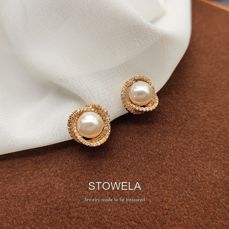 Seren Pearl Clip-On Earrings product image 4