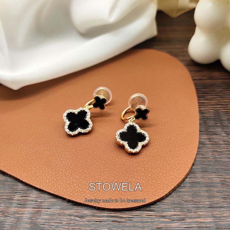 Amara Clover Clip-On Earrings product image 4