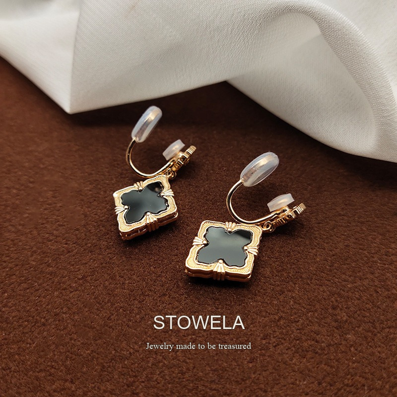 Aurelia Diamond-Shaped Clip-On Earrings product image 5