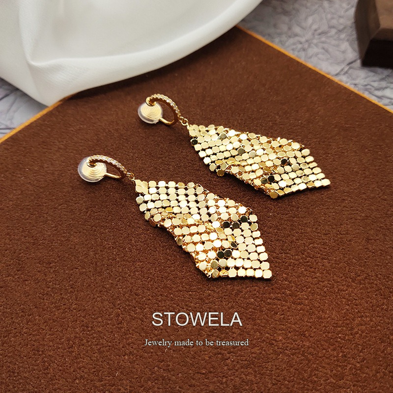 Amara Diamond-Shaped Geometric Clip-On Earrings product image 5