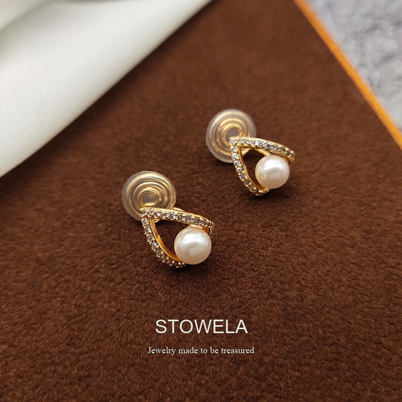 Aurelia Pearl Clip-On Earrings — Edition 44 product image 5