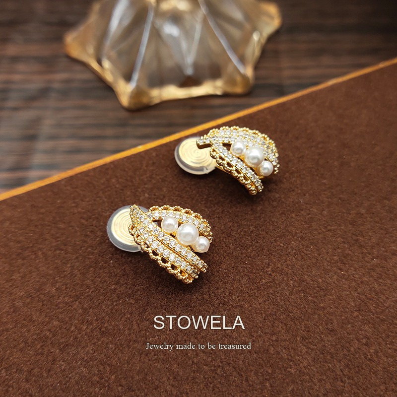 Noelle Pearl Clip-On Earrings — Edition 70 product image 5
