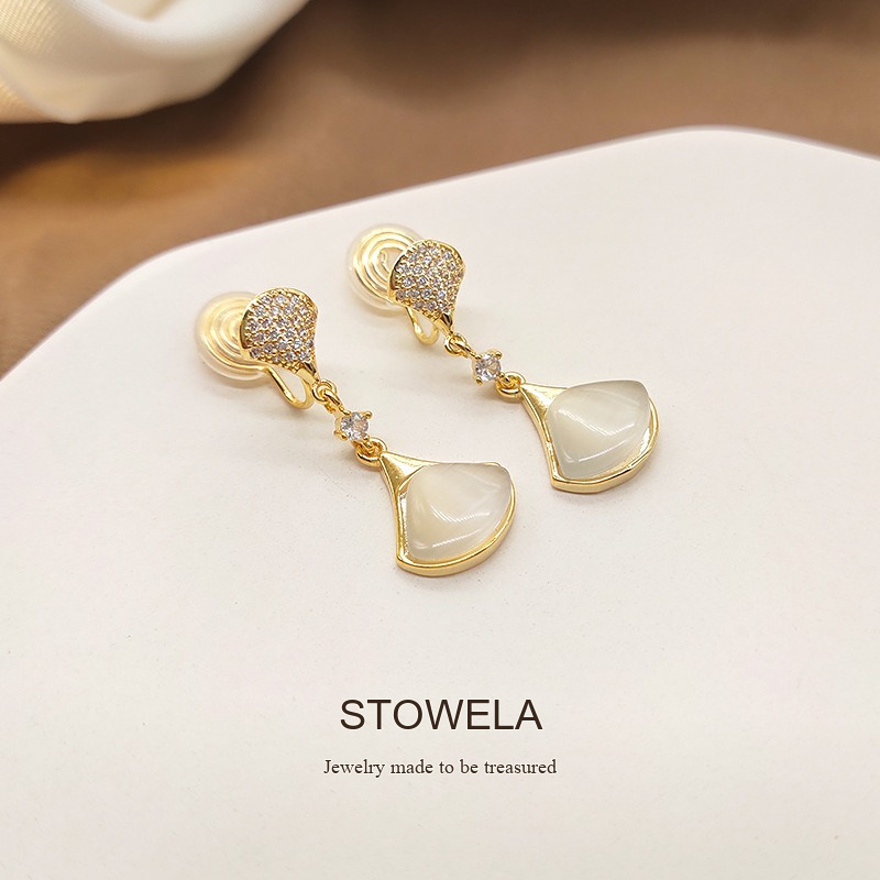 Lumière Fan Shell Mother-of-Pearl Inspired Clip-On Earrings product image 4
