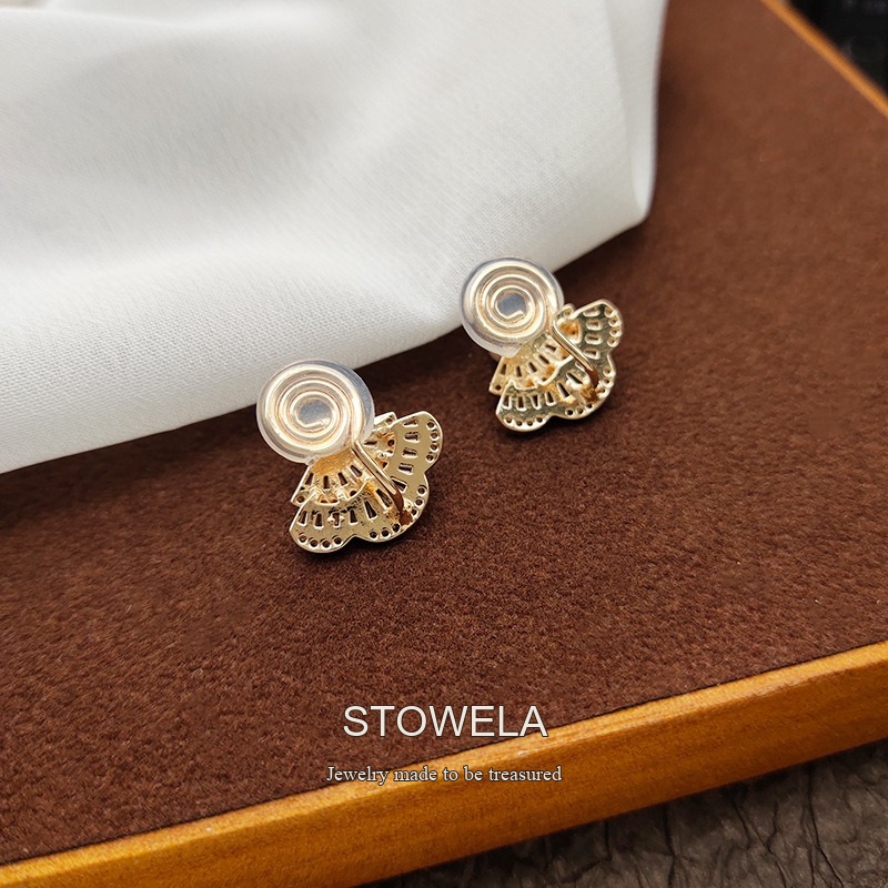 Noelle Fan Pearl Clip-On Earrings product image 6