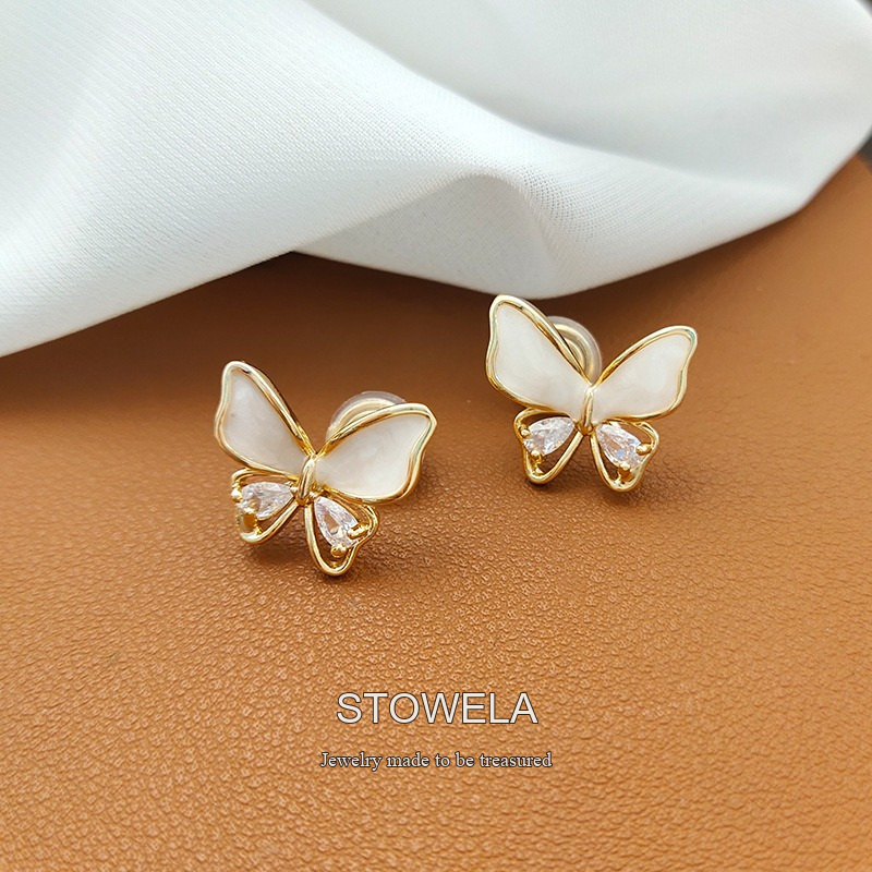 Noelle Butterfly Pearl Clip-On Earrings product image 7
