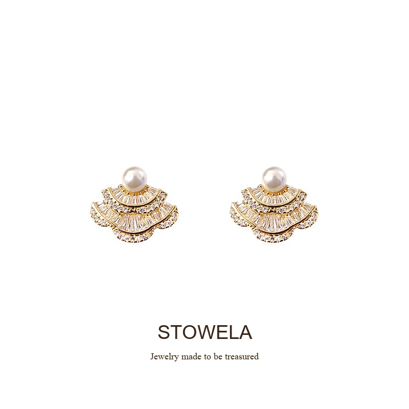 Noelle Fan Pearl Clip-On Earrings product image 7