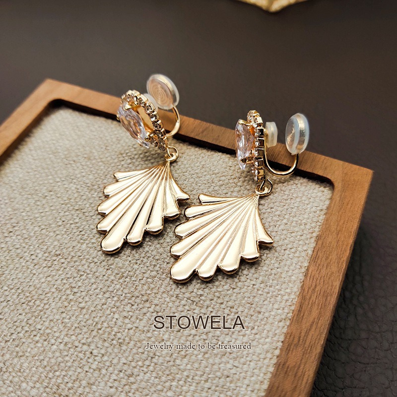 Amara Fan Shell Clip-On Earrings product image 7