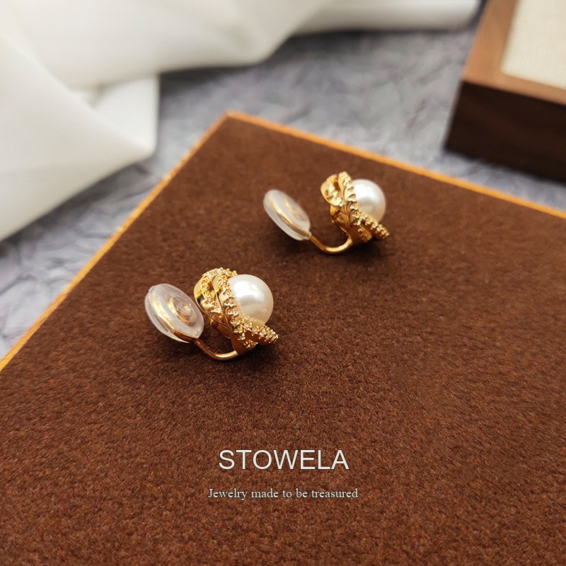 Seren Pearl Clip-On Earrings product image 7