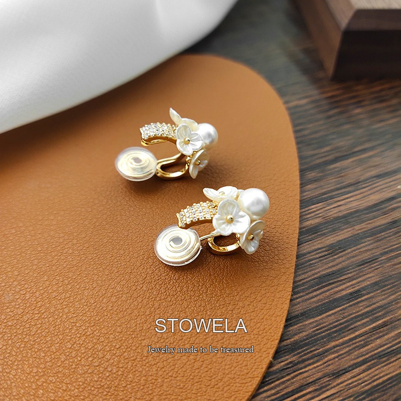 Amara Shell Pearl Clip-On Earrings product image 7